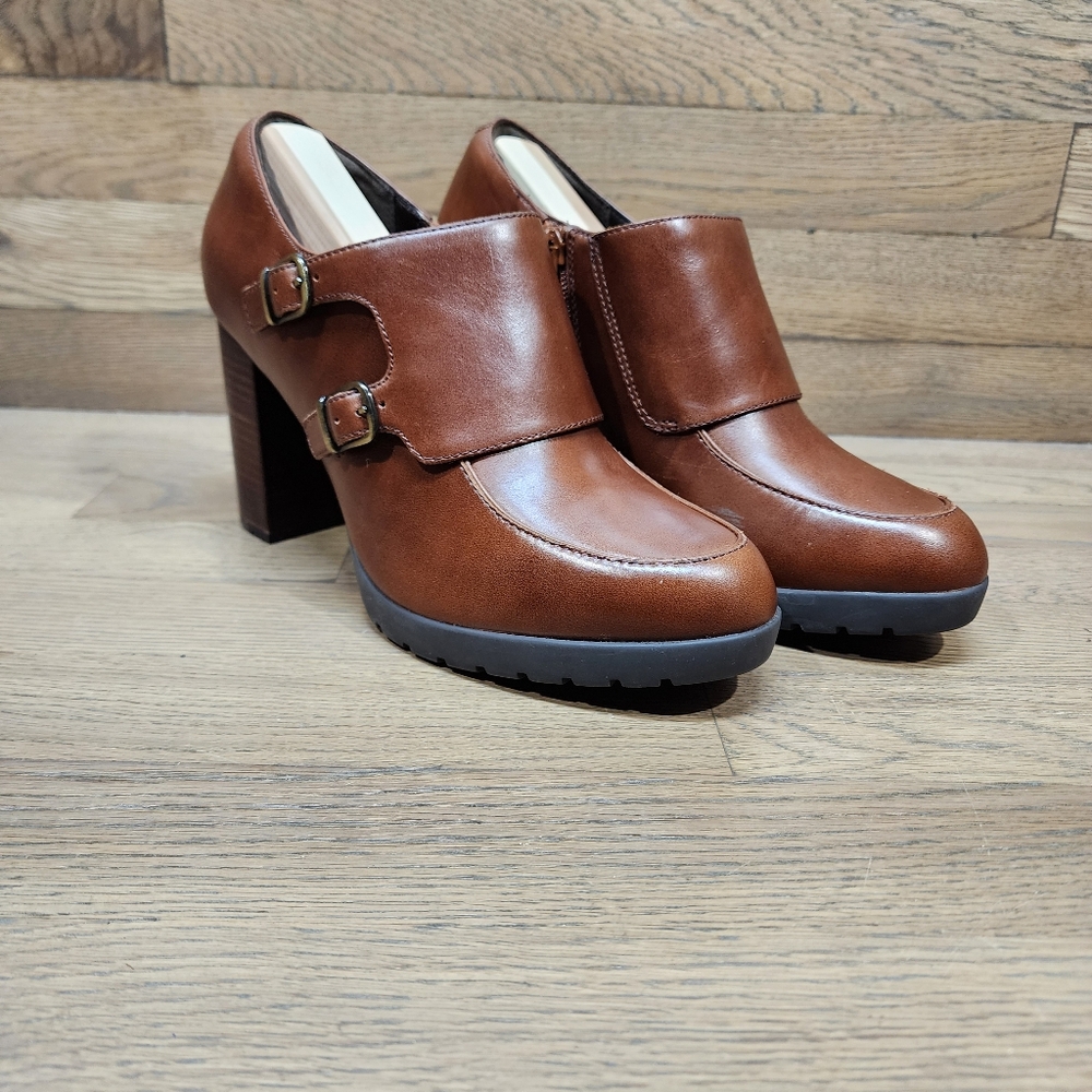 Clarks Artisan Elipsa Mae Double Buckle Brown Block Heels Ankle Boots Size 9.5